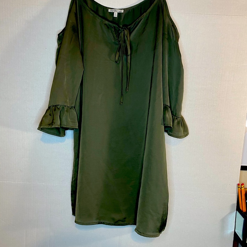 Size medium Charlotte Russe hunter green dress.